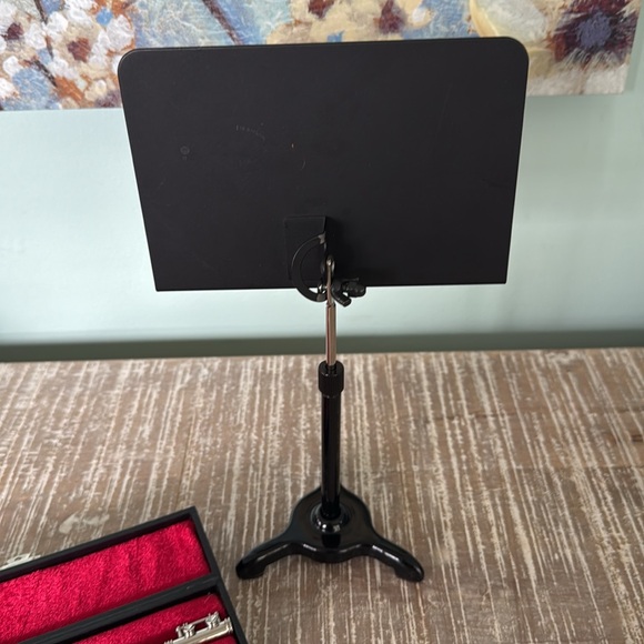 American Girl Doll Flute & Stand. Excellent Condition - Picture 16 of 16